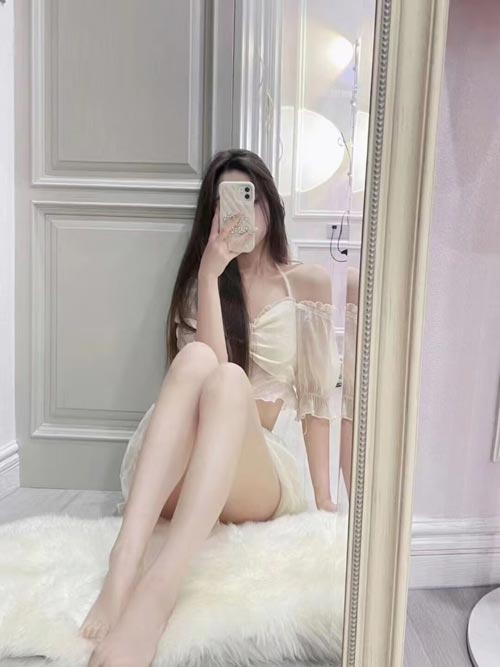北京极具诱惑的骚浪贱中活秀丽美女