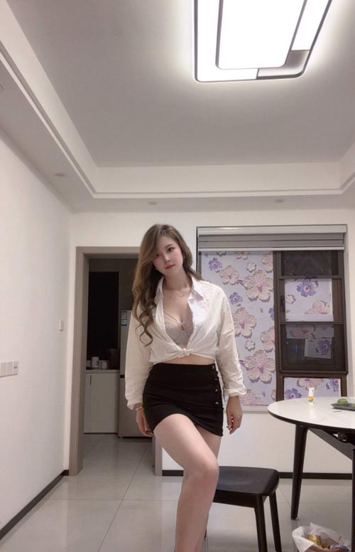 杭州上城品茶中俄混血角色扮演可拍视频留恋