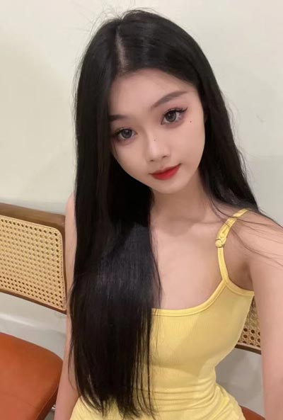 05的超级新鲜刚破处女膜又白又粉又紧