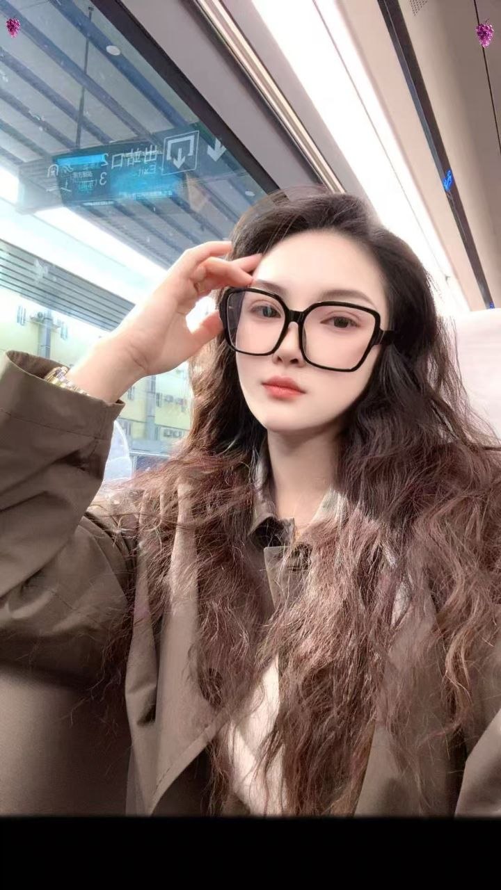 北京归来的小妖精暖暖，性感妖娆，快感翻倍，干