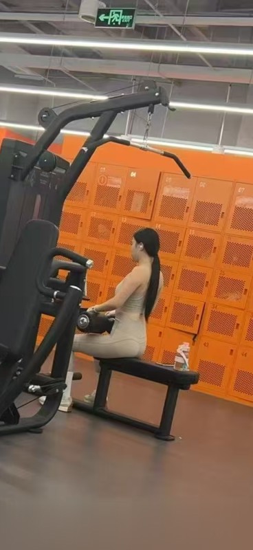 南昌健身小女友菲儿颜值控,身材控,女友控不容错过
