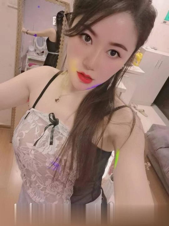 武汉硚口自做小美女