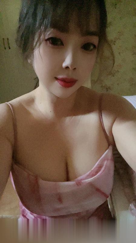 陕西-西安龙首少妇依依肉丝高跟鞋情趣装,大奶子半露着