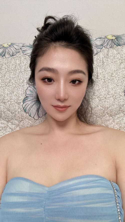 珠海凤楼丰乳美臀美女杉杉莞式服务