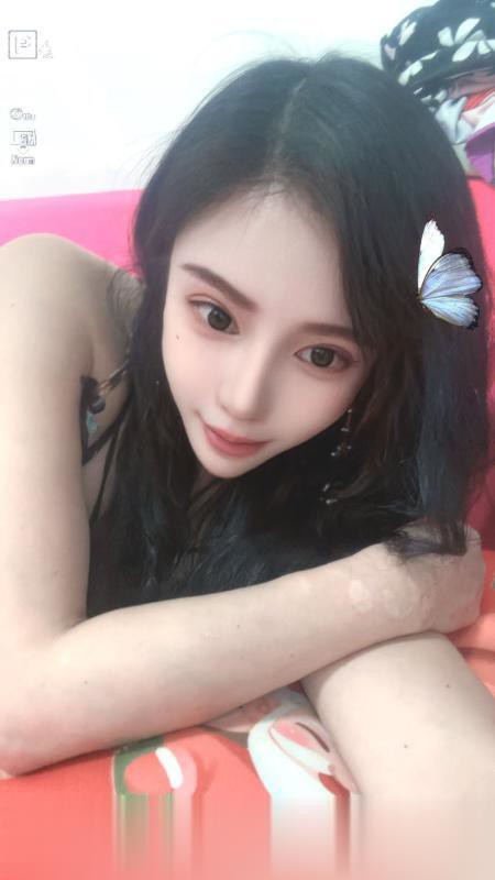 硚口冰冰..颜值属于中等,身材挺好