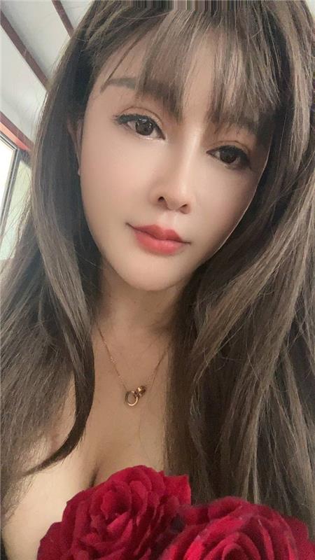 江苏-苏州吴中轻熟美少妇激情舌吻