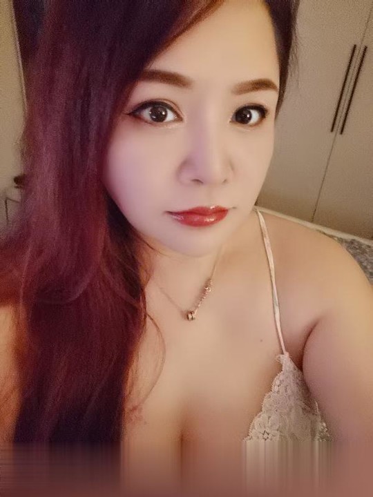 江苏-南京玄武门E罩杯熟女
