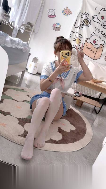 天河jk饭饭妹妹大学生兼职，身材不错