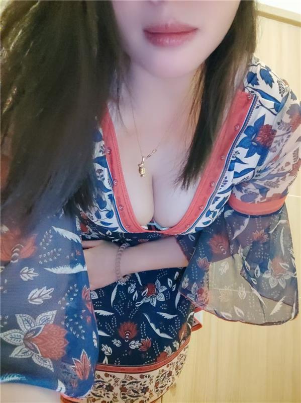 成都龙湖时代少妇媚儿