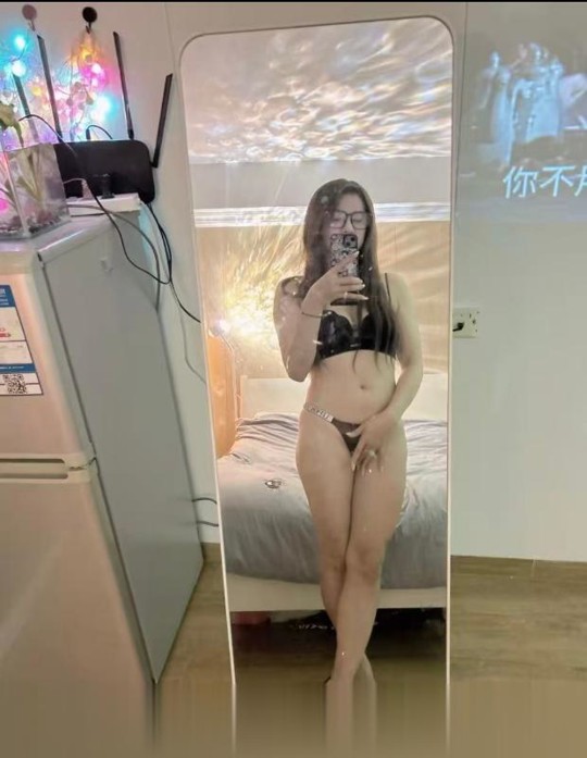 武汉个人美腿骚臀人妻