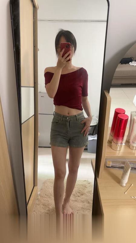 广东东莞虎门乐乐身材苗条,腿细又长年轻的妹子