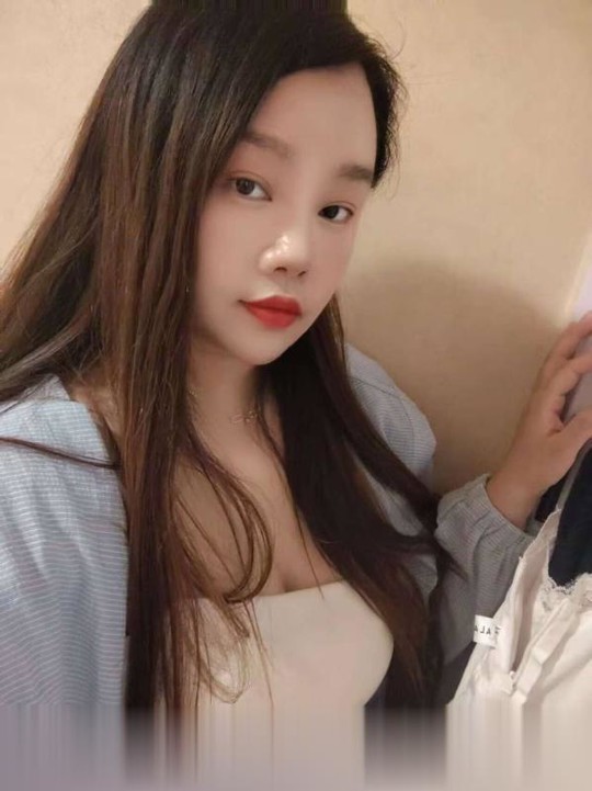 河南-郑州金水D胸舒心兰兰丰满的身材。胸很坚挺,奶头粉色