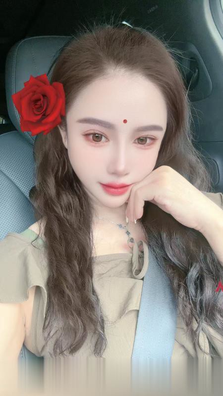 硚口冰冰..颜值属于中等,身材挺好